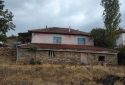UŞAK EŞME DERELİ KÖYÜ’NDE SATILIK MÜSTAKİL KÖY EVİ